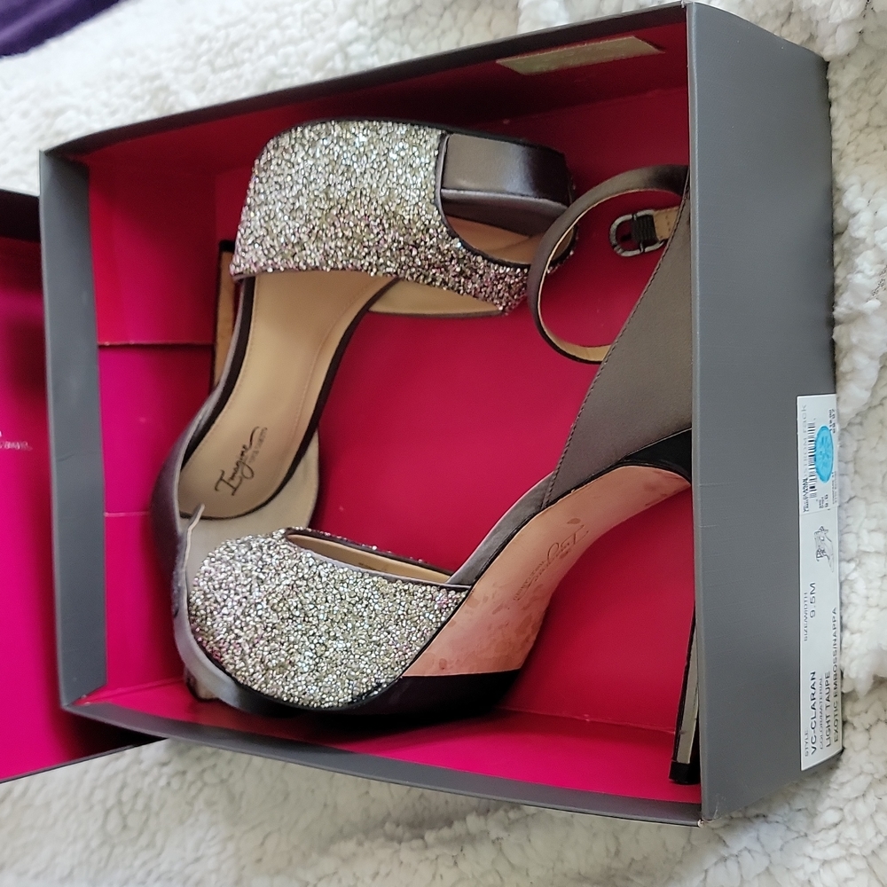 Vince Camuto Size 9.5